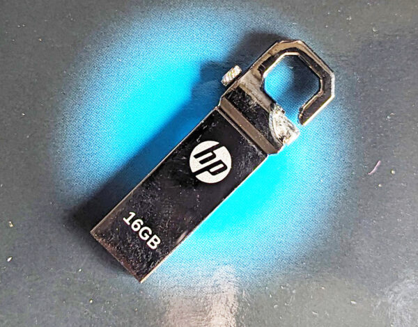 16GB Pendrive USB 2.0 | High Speed Shock Resistant Solid Metal Design USB 2.0 Flash Drive - Image 4